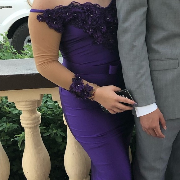 Bandage Style Gown - Picture 7 of 7